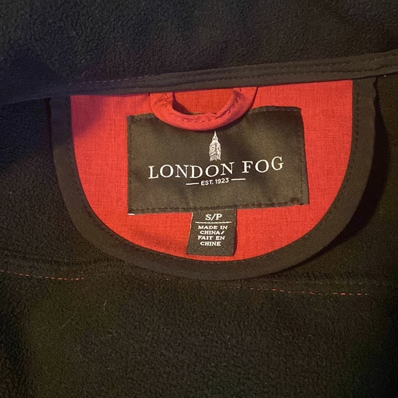 Ladies London Fog rain coat with hood. Size S - Picture 8 of 8